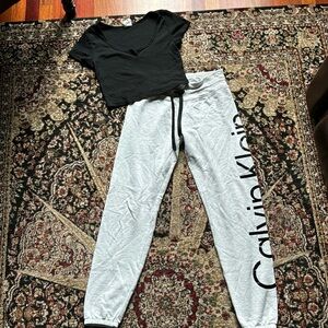 Cute Calvin Klein sweats and crop top bundle. Size small.